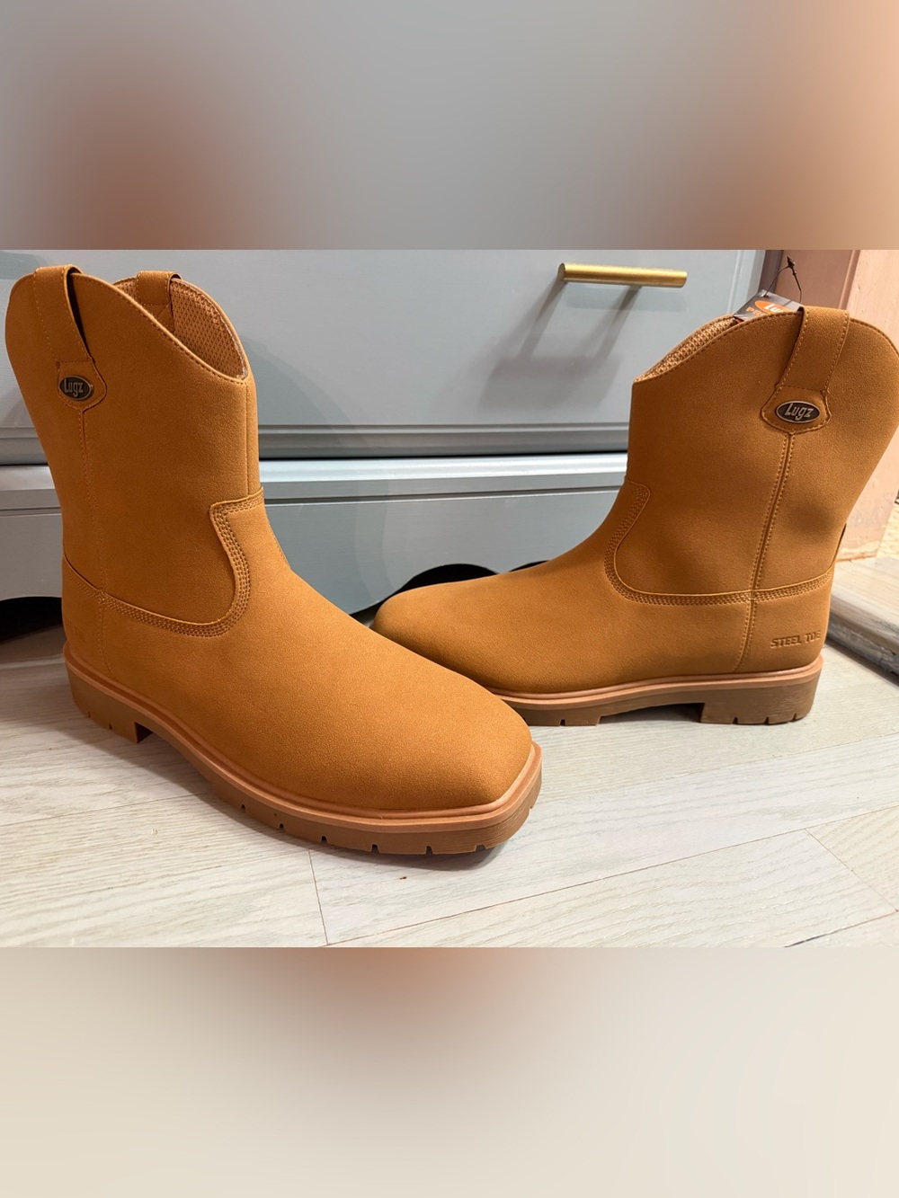 NWT LUGZ BOOTS